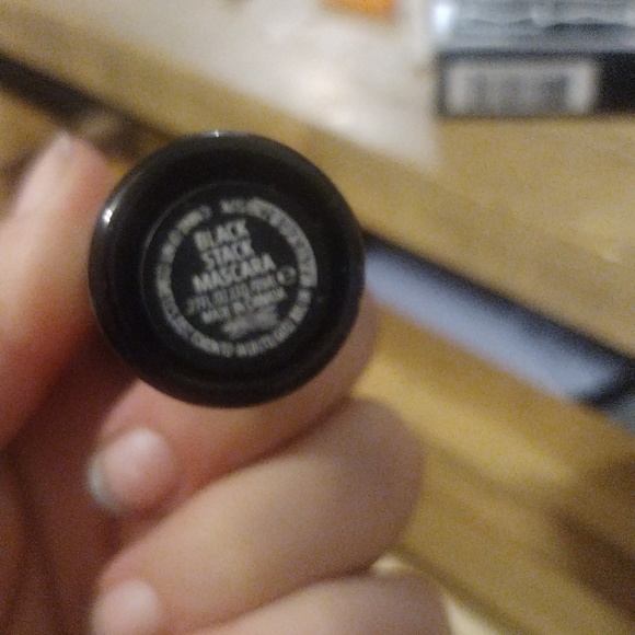 3/$20 NWT in box MAC Cosmetics Infinite Build Volume + Length mascara - Picture 4 of 6